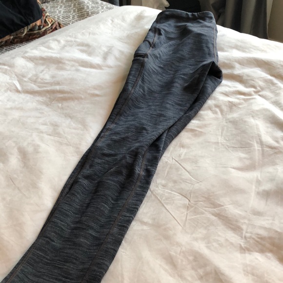 Athleta Women’s M Legging - Picture 2 of 4